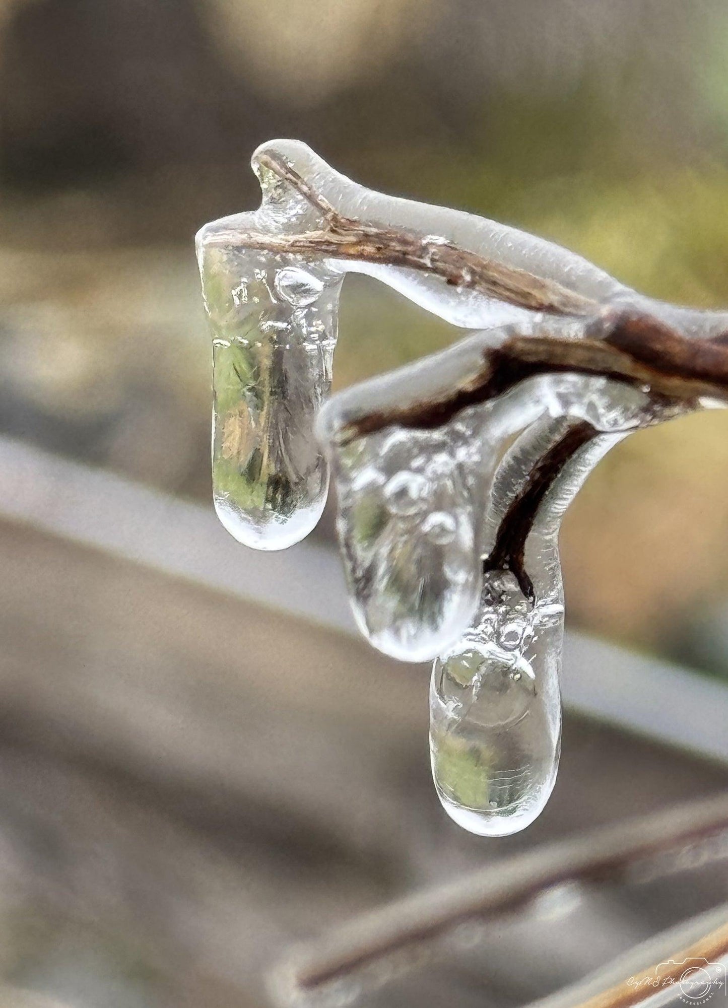 Frozen water drop_V005 - Superbpictures